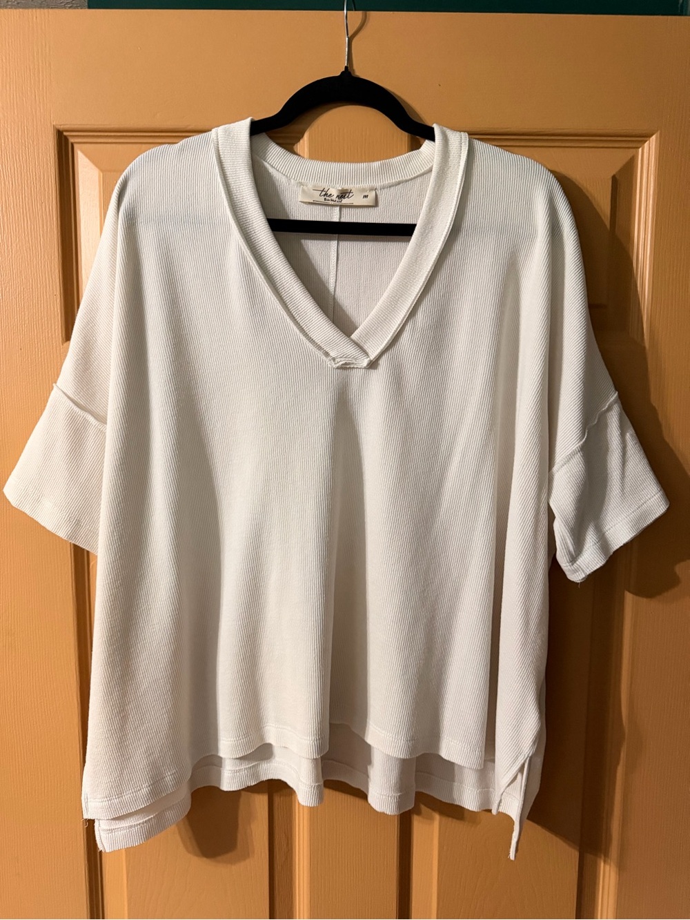 Three Bird Nest White V-Neck Short Sleeve Top